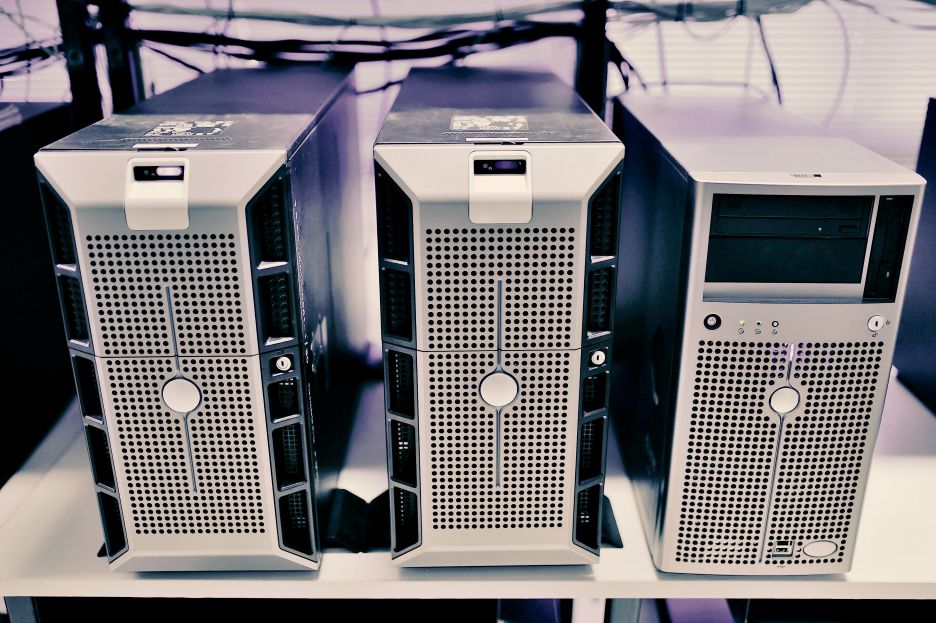 Business server hardware for setup and management